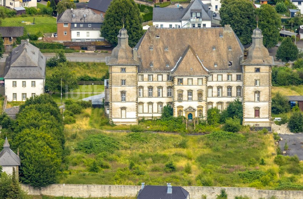 Luftaufnahme Warstein - Gebäudekomplex des Klosters in Warstein im Bundesland Nordrhein-Westfalen