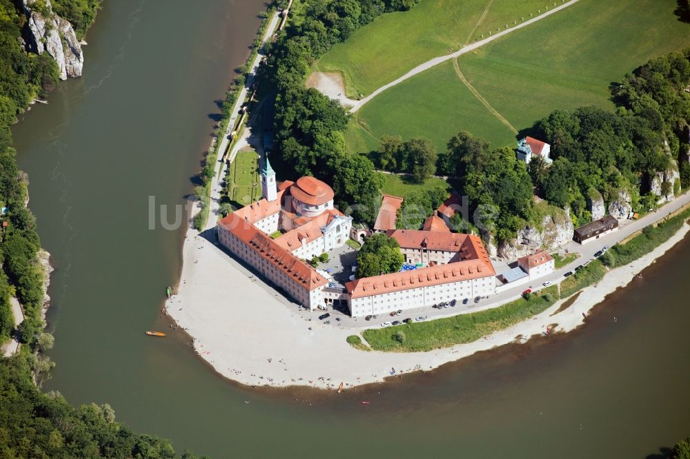 Weltenburg aus der Vogelperspektive: Gebäudekomplex des Klosters in Weltenburg im Bundesland Bayern, Deutschland