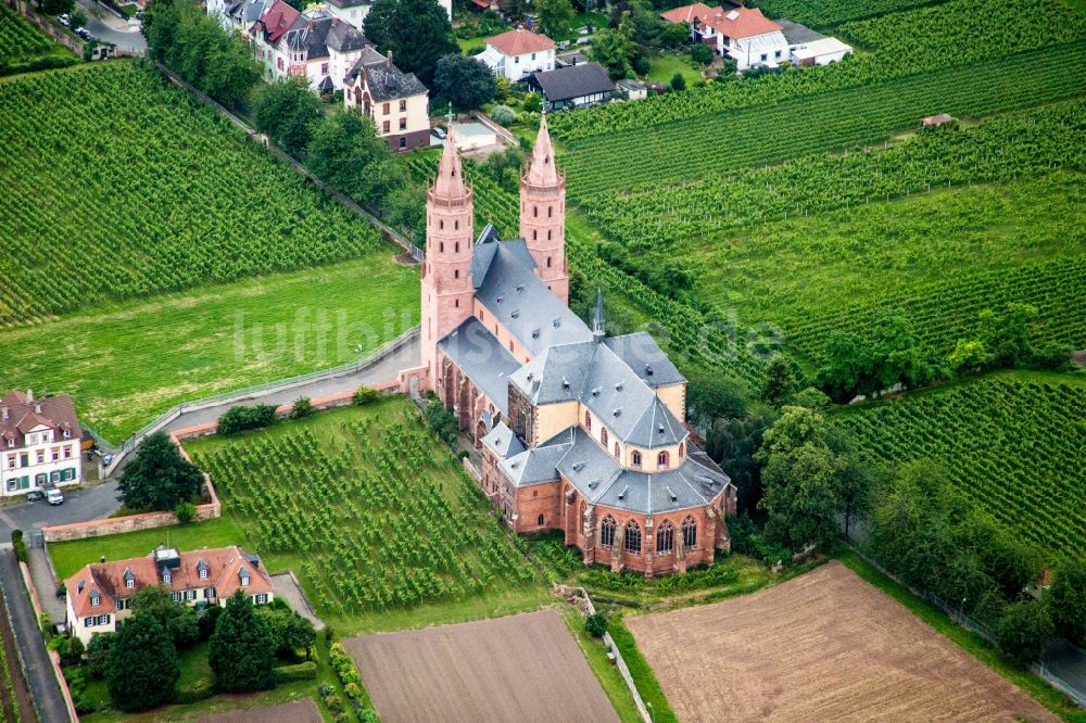 Luftaufnahme Worms - Gebäudekomplex des Klosters in Worms im Bundesland Rheinland-Pfalz