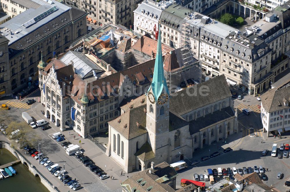 Luftaufnahme Zürich - Gebäudekomplex des Klosters in Zürich, Schweiz