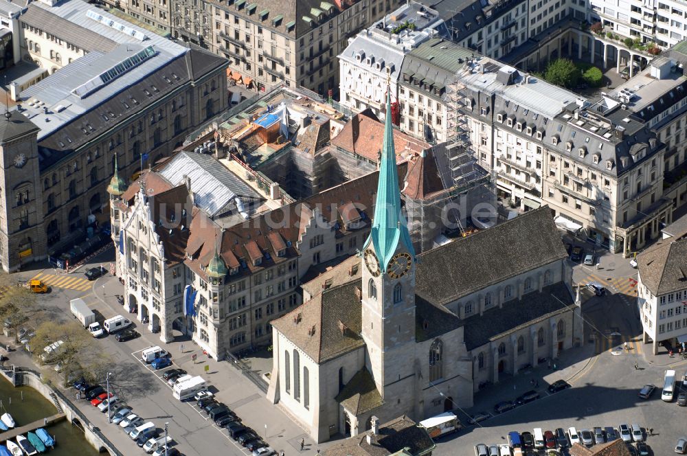 Zürich von oben - Gebäudekomplex des Klosters in Zürich, Schweiz