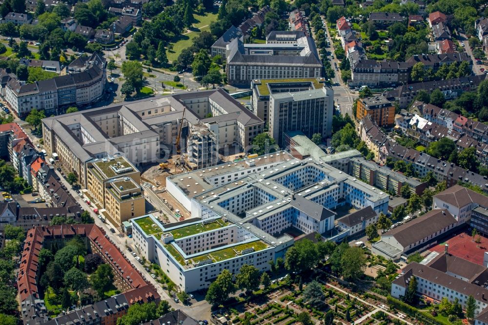 Essen aus der Vogelperspektive: Gebäudekomplex des Land- und Amtsgericht Essen - Gericht in Essen im Bundesland Nordrhein-Westfalen