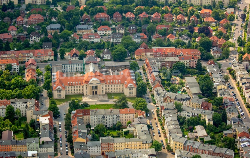 Schwerin von oben - Gebäudekomplex des Landgericht Schwerin Demmlerplatz - Gericht in in Schwerin im Bundesland Mecklenburg-Vorpommern