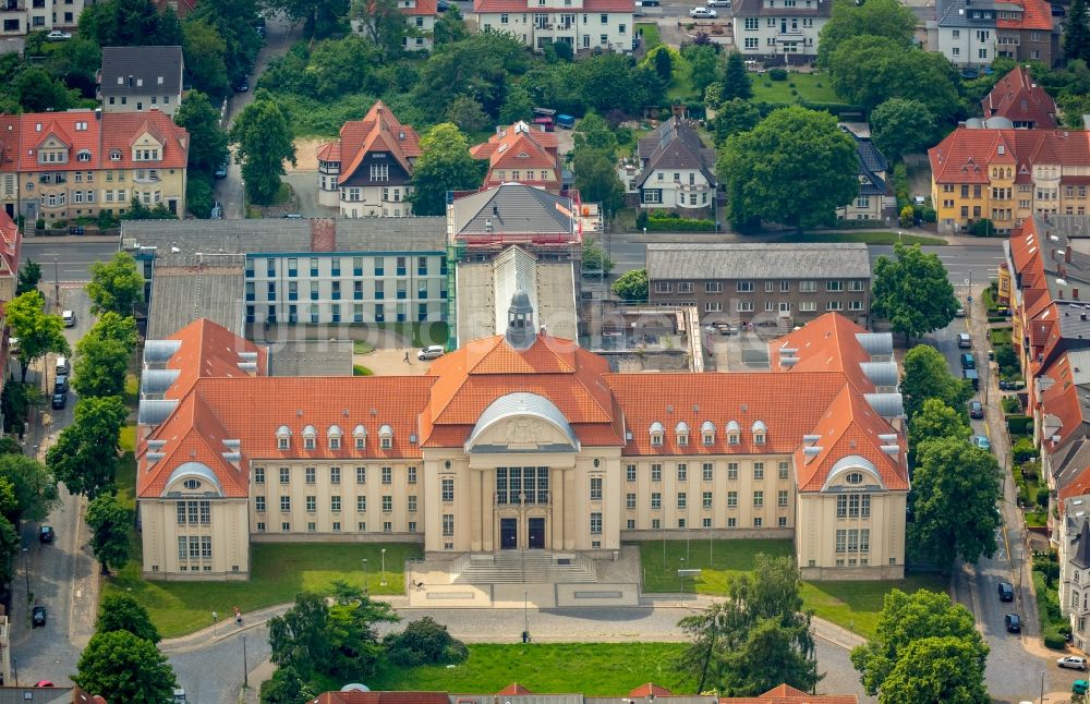 Schwerin aus der Vogelperspektive: Gebäudekomplex des Landgericht Schwerin Demmlerplatz - Gericht in in Schwerin im Bundesland Mecklenburg-Vorpommern