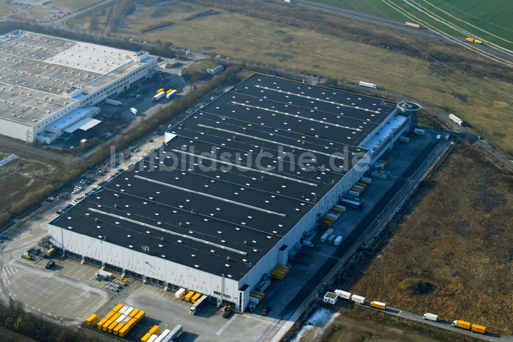 Brieselang von oben - Gebäudekomplex und Logistikzentrum auf dem Gelände der Amazon Logistik Potsdam GmbH - BER3 am Havellandstraße im Ortsteil Bredow in Brieselang im Bundesland Brandenburg, Deutschland