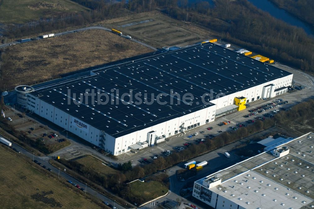 Luftbild Brieselang - Gebäudekomplex und Logistikzentrum auf dem Gelände der Amazon Logistik Potsdam GmbH - BER3 am Havellandstraße im Ortsteil Bredow in Brieselang im Bundesland Brandenburg, Deutschland