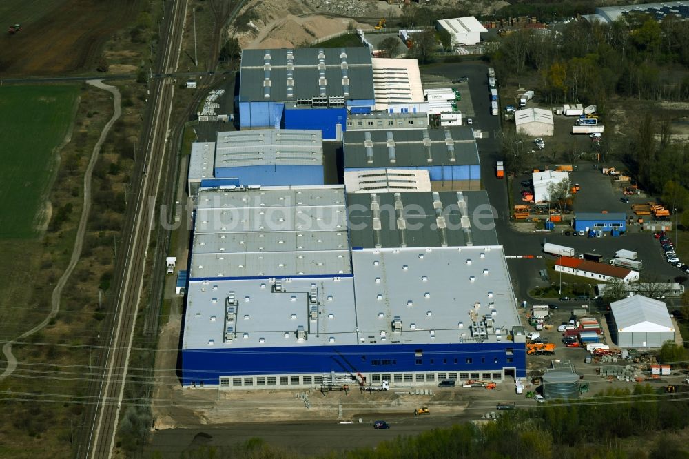 Velten von oben - Gebäudekomplex und Logistikzentrum auf dem Gelände ASSI TecLog AG und der Rhenus SE & Co. KG in Velten im Bundesland Brandenburg, Deutschland