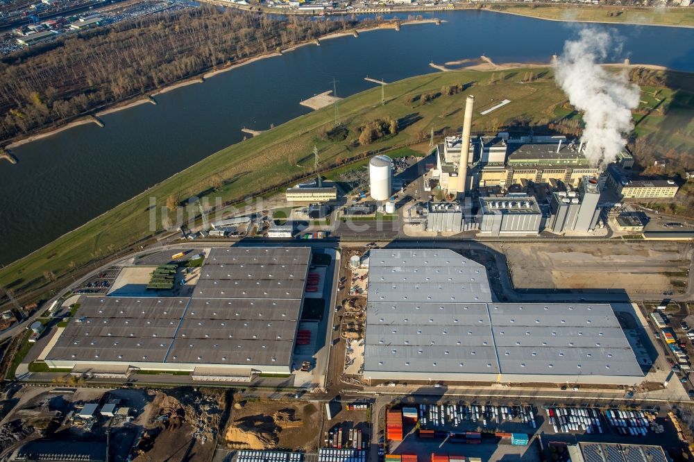 Düsseldorf von oben - Gebäudekomplex und Logistikzentrum auf dem Gelände des Binnenhafens im Ortsteil Stadtbezirk 3 in Düsseldorf im Bundesland Nordrhein-Westfalen