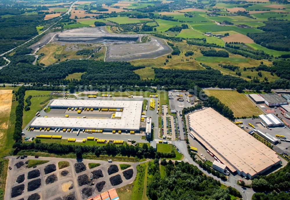 Luftaufnahme Dorsten - Gebäudekomplex und Logistikzentrum auf dem Gelände Deutsche Post - DHL in Dorsten im Bundesland Nordrhein-Westfalen