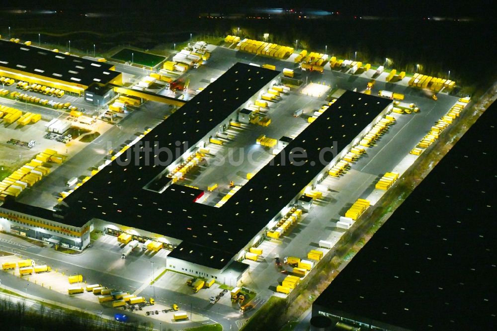 Luftbild Hannover - Gebäudekomplex und Logistikzentrum auf dem Gelände Deutsche Post in Hannover im Bundesland Niedersachsen, Deutschland