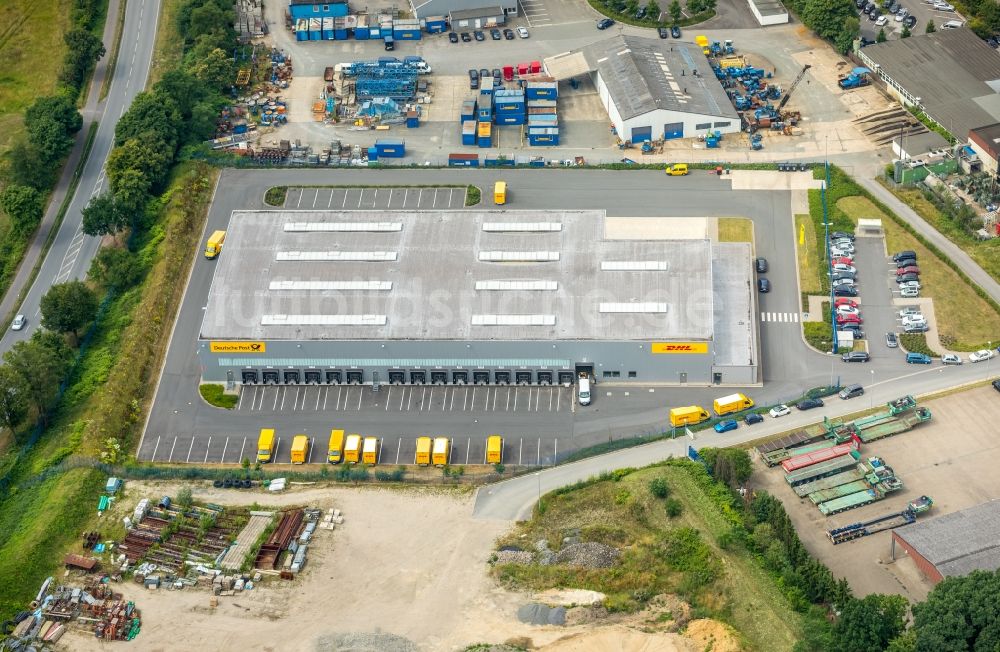 Luftbild Dinslaken - Gebäudekomplex und Logistikzentrum auf dem Gelände der DHL Paket GmbH/Deutsche Post AG in Dinslaken im Bundesland Nordrhein-Westfalen - NRW, Deutschland