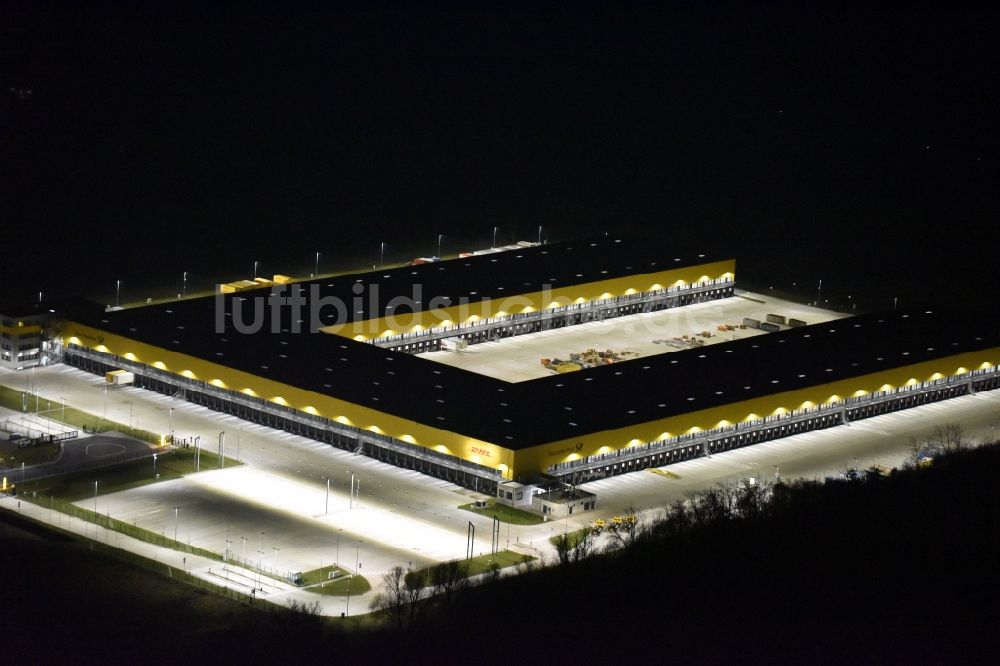 Heusenstamm von oben - Gebäudekomplex und Logistikzentrum auf dem Gelände des DHL Paketzentrum in Heusenstamm im Bundesland Hessen