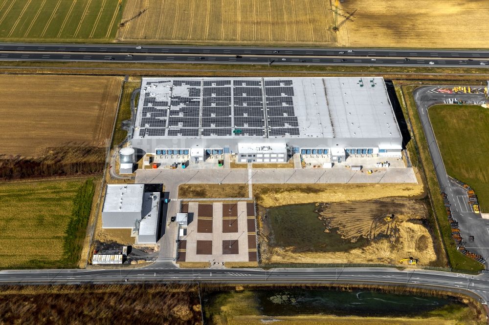 Bönen von oben - Gebäudekomplex und Logistikzentrum auf dem Gelände an der Edisonstraße in Bönen im Bundesland Nordrhein-Westfalen, Deutschland