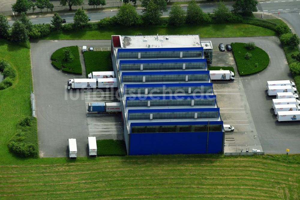 Luftaufnahme Schwarzenbek - Gebäudekomplex und Logistikzentrum auf dem Gelände der Ernsting's family GmbH & Co. KG an der Industriestraße - Grabauer Straße in Schwarzenbek im Bundesland Schleswig-Holstein, Deutschland