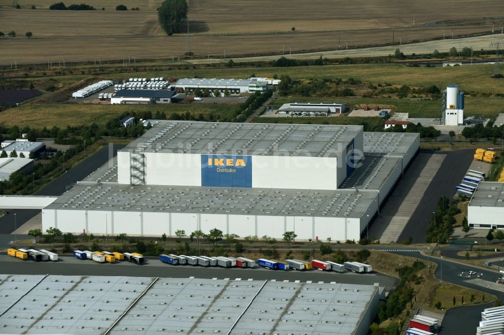 Erfurt von oben - Gebäudekomplex und Logistikzentrum auf dem Gelände des IKEA Distribution - Zentrallager In der Langen Else in Erfurt im Bundesland Thüringen