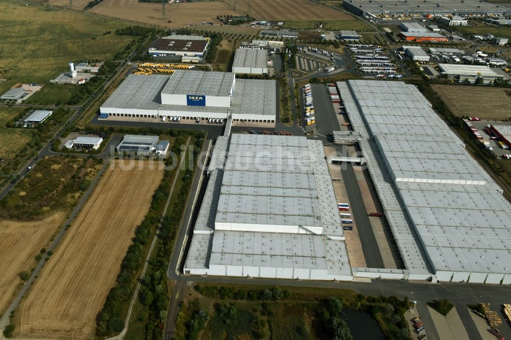 Erfurt von oben - Gebäudekomplex und Logistikzentrum auf dem Gelände des IKEA Distribution - Zentrallager In der Langen Else in Erfurt im Bundesland Thüringen