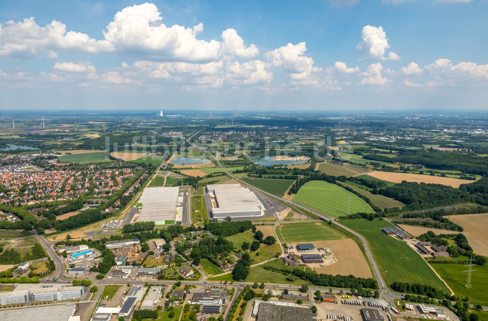 Luftaufnahme Kamp-Lintfort - Gebäudekomplex und Logistikzentrum auf dem Gelände an der Norddeutschlandstraße im Ortsteil Niersenbruch in Kamp-Lintfort im Bundesland Nordrhein-Westfalen, Deutschland