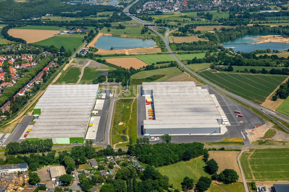 Kamp-Lintfort von oben - Gebäudekomplex und Logistikzentrum auf dem Gelände an der Norddeutschlandstraße im Ortsteil Niersenbruch in Kamp-Lintfort im Bundesland Nordrhein-Westfalen, Deutschland