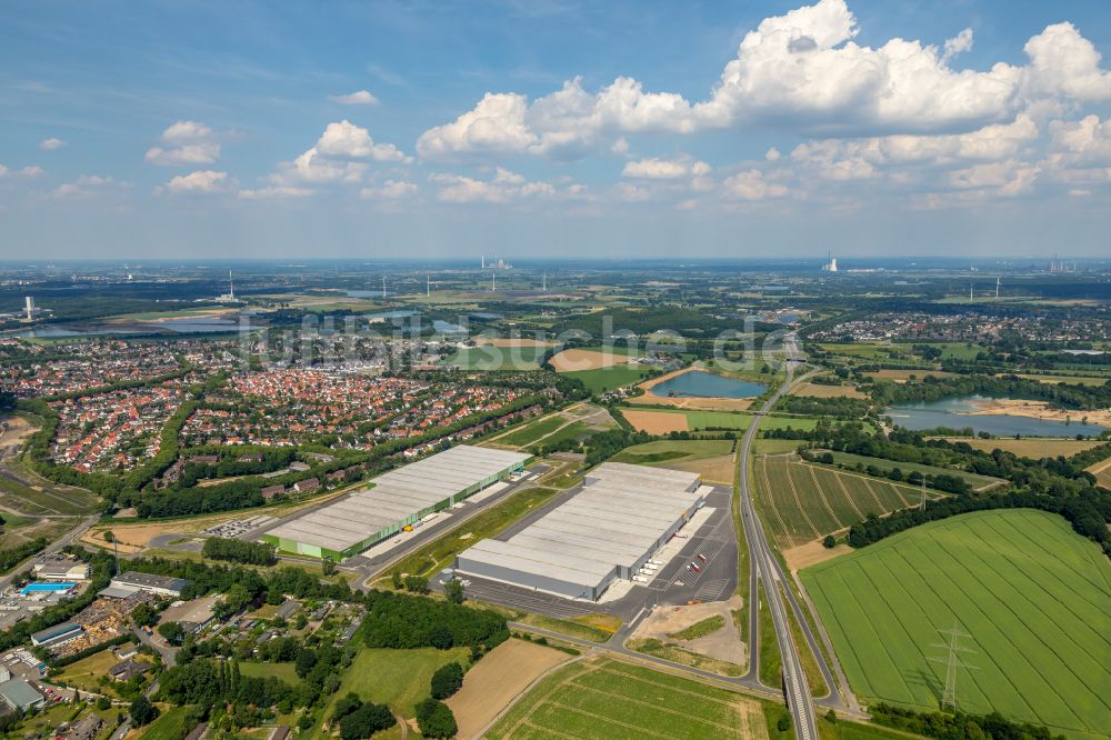 Kamp-Lintfort aus der Vogelperspektive: Gebäudekomplex und Logistikzentrum auf dem Gelände an der Norddeutschlandstraße im Ortsteil Niersenbruch in Kamp-Lintfort im Bundesland Nordrhein-Westfalen, Deutschland