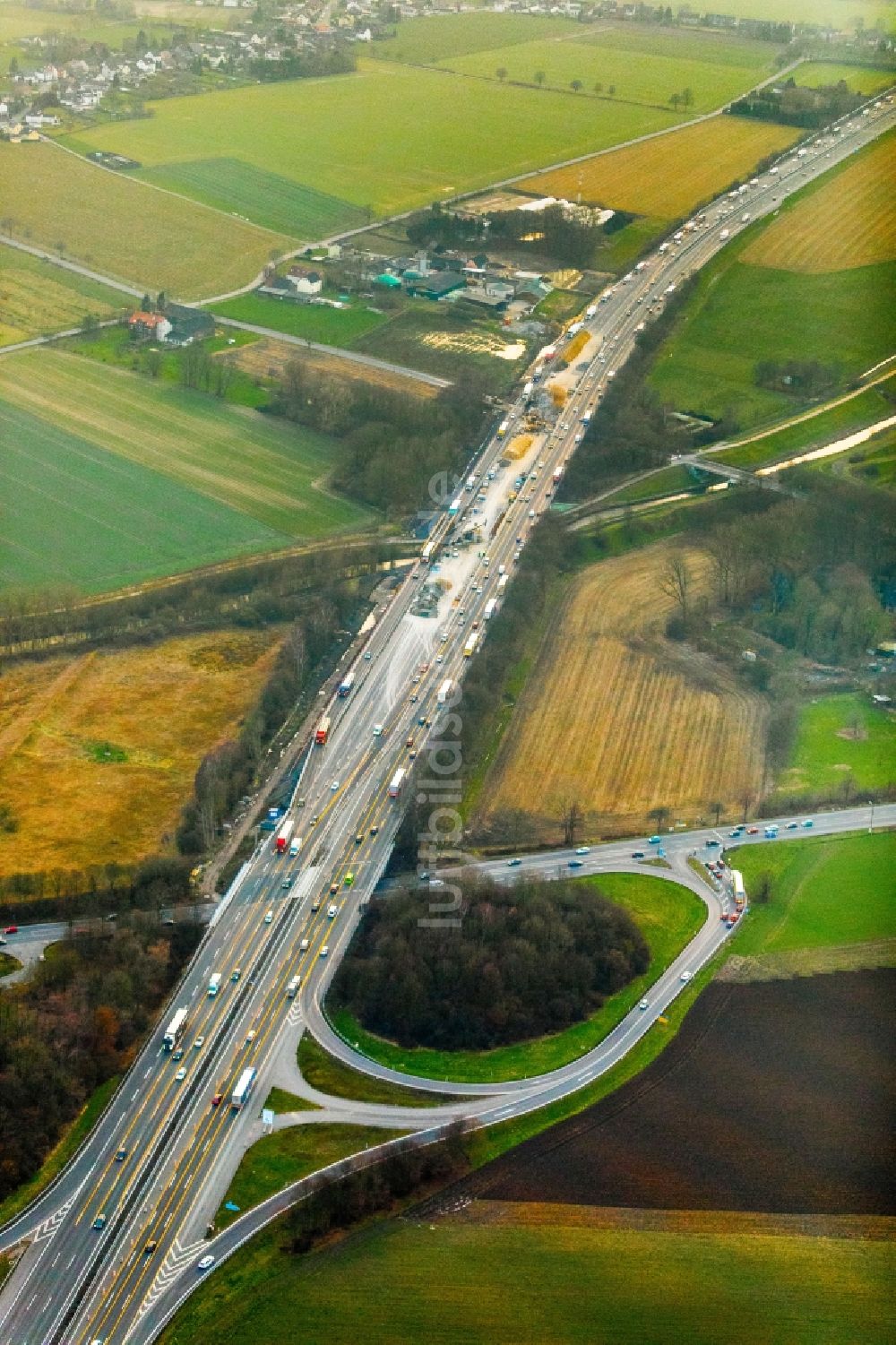 Luftbild Bergkamen - Gebäudekomplex und Logistikzentrum auf dem Gelände DB Schenker an der Ernst-von-Bodelschwing-Street in Bergkamen im Bundesland Nordrhein-Westfalen, Deutschland