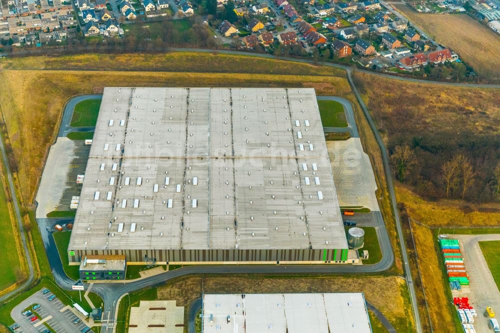 Luftaufnahme Bergkamen - Gebäudekomplex und Logistikzentrum auf dem Gelände DB Schenker an der Ernst-von-Bodelschwing-Street in Bergkamen im Bundesland Nordrhein-Westfalen, Deutschland