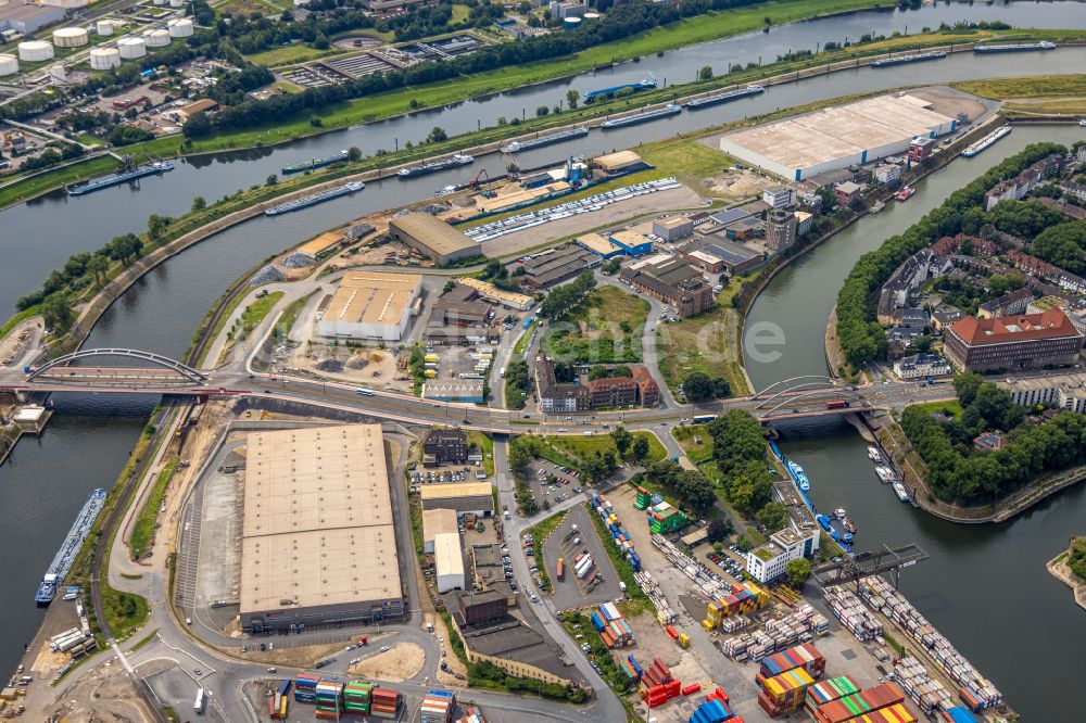 Duisburg von oben - Gebäudekomplex und Logistikzentrum auf dem Gelände der Seacon Logistics GmbH und der CTV GmbH Zum Container Terminal - Alte Ruhrorter Straße in Duisburg im Bundesland Nordrhein-Westfalen, Deutschland