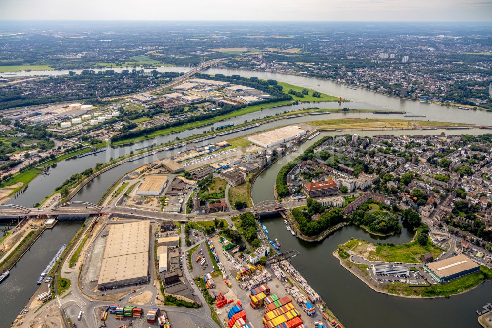 Duisburg aus der Vogelperspektive: Gebäudekomplex und Logistikzentrum auf dem Gelände der Seacon Logistics GmbH und der CTV GmbH Zum Container Terminal - Alte Ruhrorter Straße in Duisburg im Bundesland Nordrhein-Westfalen, Deutschland