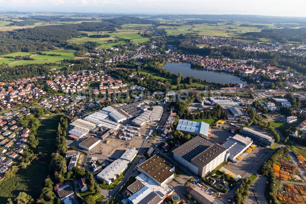 Luftaufnahme Bad Waldsee - Gebäudekomplex und Logistikzentrum auf dem Gelände von Versandhaus Walz GmbH, Baby-Walz, Die moderne Hausfrau in Bad Waldsee im Bundesland Baden-Württemberg, Deutschland