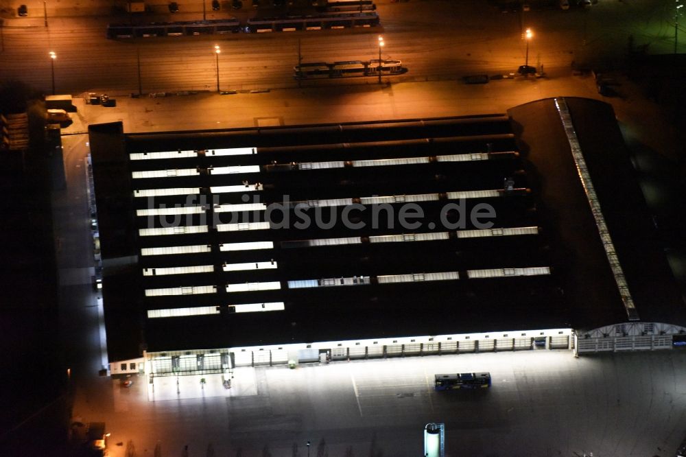 München aus der Vogelperspektive: Gebäudekomplex und Logistikzentrum auf dem Gelände Wertstoffhof in München Steinhausen an der Truderinger Straße in München im Bundesland Bayern