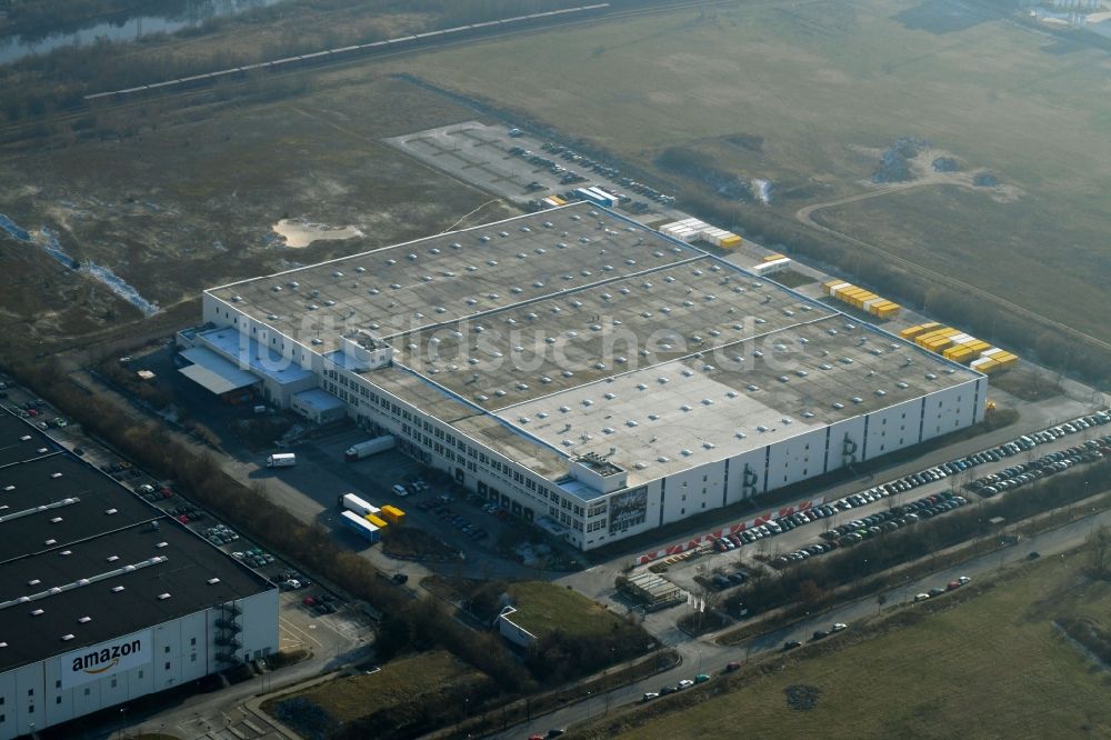 Brieselang von oben - Gebäudekomplex und Logistikzentrum auf dem Gelände der Zalando Logistics SE & Co. KG an der Havellandstraße im Ortsteil Bredow in Brieselang im Bundesland Brandenburg, Deutschland