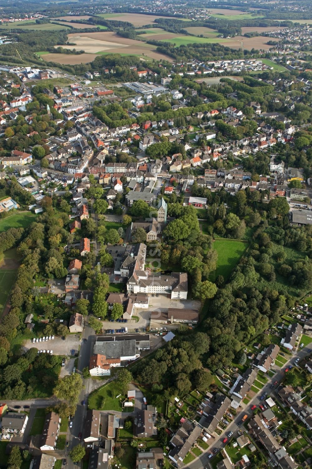 Luftbild Bochum - Gebäudekomplex des St. Maria-Hilf-Krankenhaus in Bochum im Bundesland Nordrhein-Westfalen