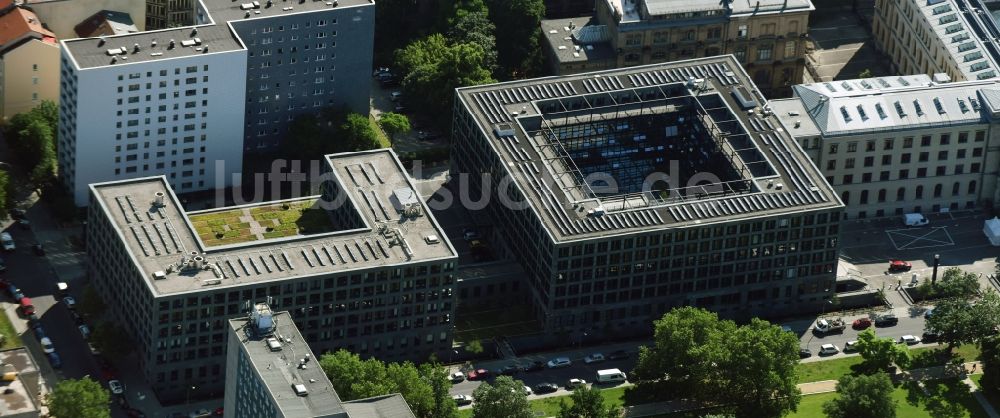 Luftaufnahme Berlin - Gebäudekomplex des Ministerium Bundesministerium für Verkehr und digitale Infrastruktur an der Invalidenstraße in Berlin