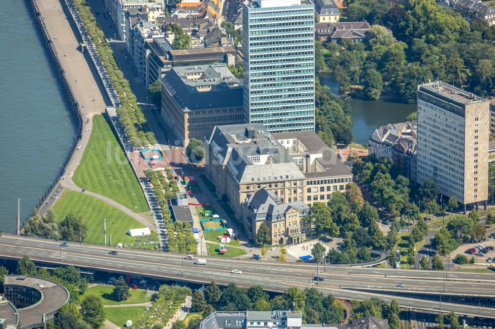 Luftaufnahme Düsseldorf - Gebäudekomplex des Ministerium für Gesundheit, Emanzipation, Pflege und Alter des Landes Nordrhein-Westfalen am Horionplatz in Düsseldorf im Bundesland Nordrhein-Westfalen, Deutschland