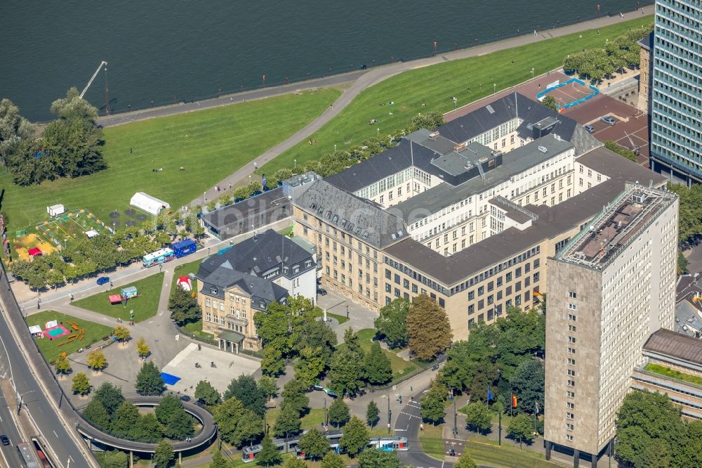 Luftaufnahme Düsseldorf - Gebäudekomplex des Ministerium für Gesundheit, Emanzipation, Pflege und Alter des Landes Nordrhein-Westfalen am Horionplatz in Düsseldorf im Bundesland Nordrhein-Westfalen, Deutschland