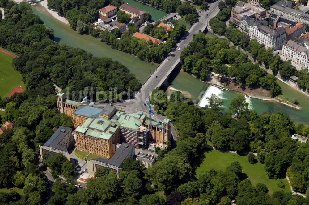 Luftaufnahme München - Gebäudekomplex des Ministerium Maximilianeum - Bayerischer Landtag in München im Bundesland Bayern, Deutschland