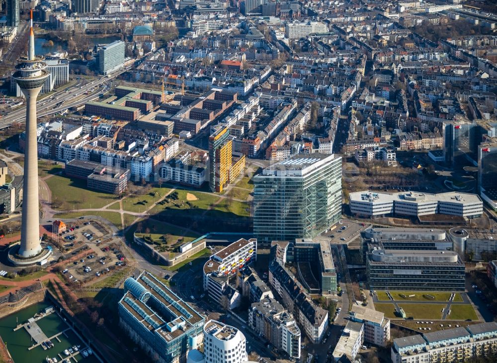 Luftbild Düsseldorf - Gebäudekomplex des Ministerium Ministerium für Verkehr des Landes Nordrhein-Westfalen am Stadttor in Düsseldorf im Bundesland Nordrhein-Westfalen, Deutschland