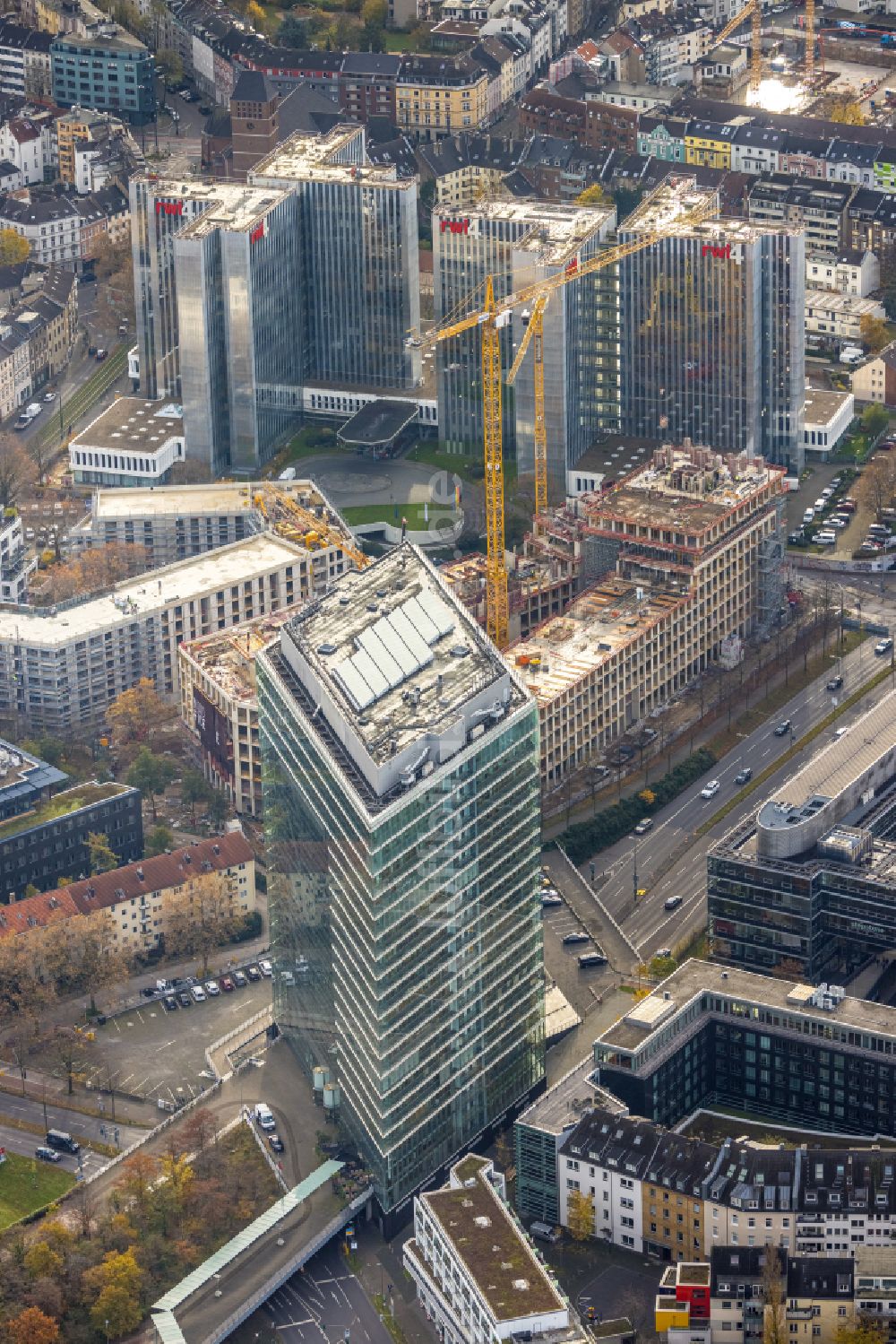 Düsseldorf von oben - Gebäudekomplex des Ministerium für Verkehr des Landes Nordrhein-Westfalen am Stadttor in Düsseldorf im Bundesland Nordrhein-Westfalen, Deutschland