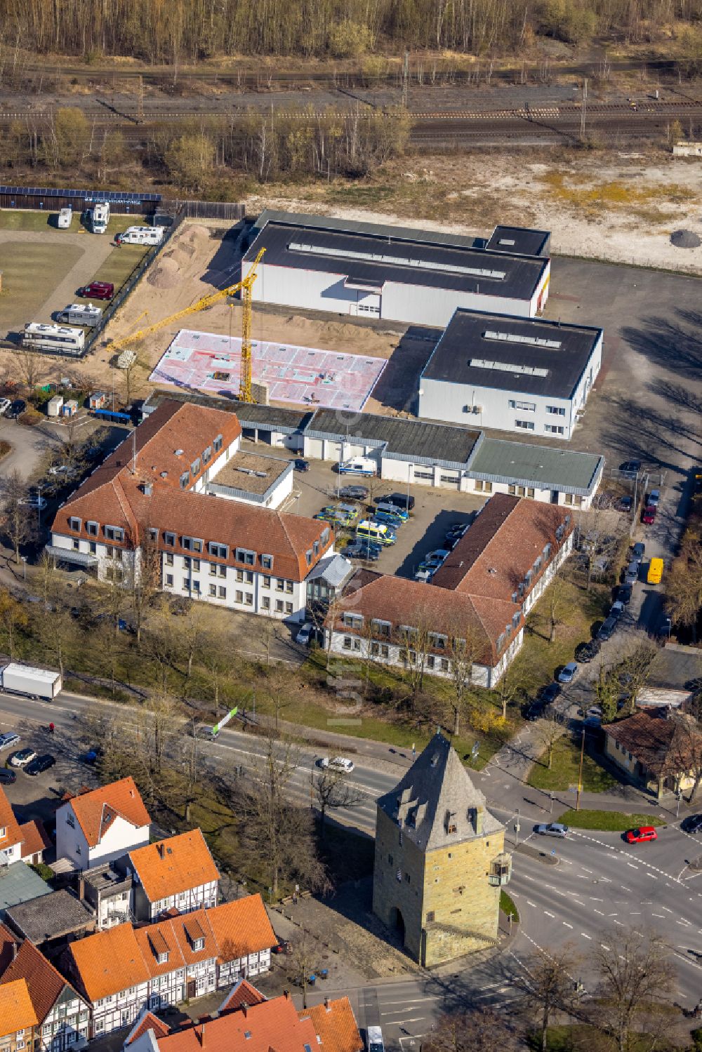 Luftbild Soest - Gebäudekomplex der Polizei mit Blick auf eine Baustelle am Gelände der Heldt Sauerland KG in Soest im Bundesland Nordrhein-Westfalen, Deutschland