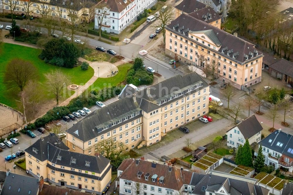 Luftbild Gladbeck - Gebäudekomplex der Polizei Gladbeck und der kreativAmt GbR am Jovyplatz in Gladbeck im Bundesland Nordrhein-Westfalen, Deutschland