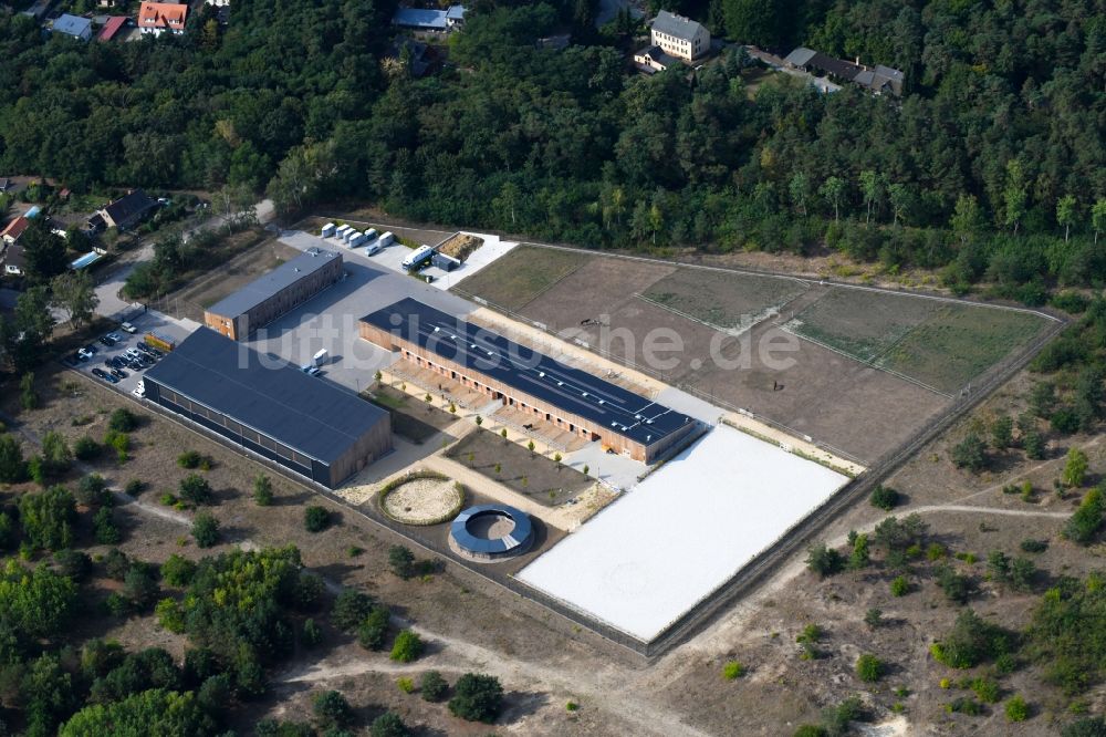 Luftbild Stahnsdorf - Gebäudekomplex der Polizei - Reiterstaffel der Bundespolizeidirektion in Stahnsdorf im Bundesland Brandenburg, Deutschland