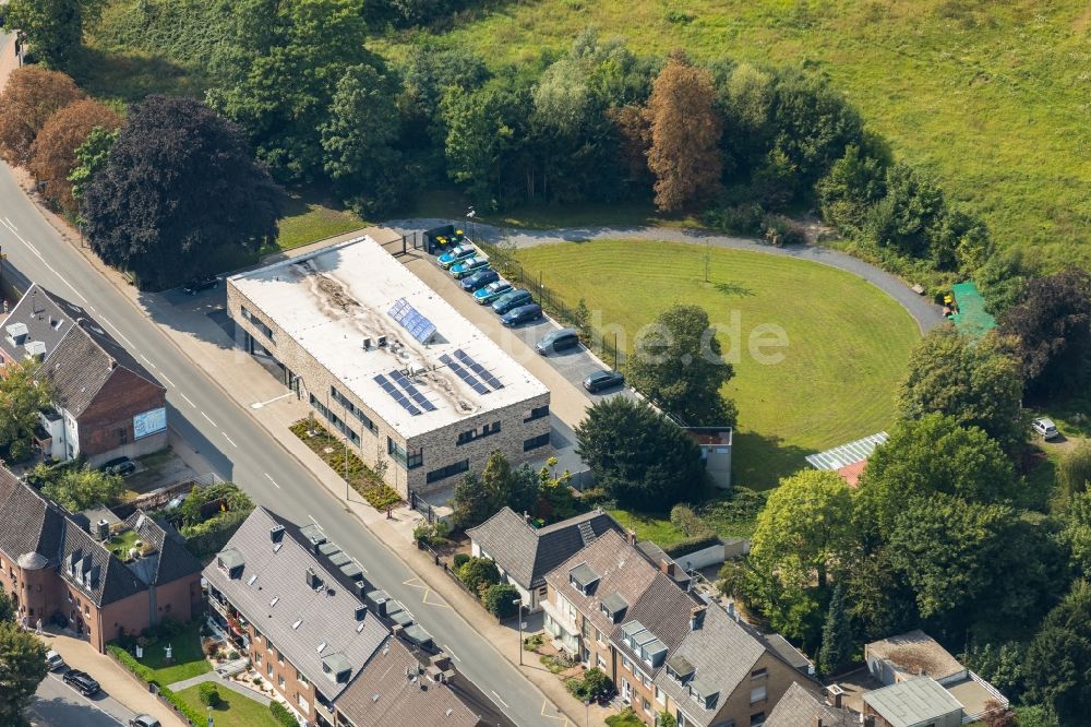 Luftbild Emmerich am Rhein - Gebäudekomplex der Polizei in der Straße Großer Wall in Emmerich am Rhein im Bundesland Nordrhein-Westfalen, Deutschland