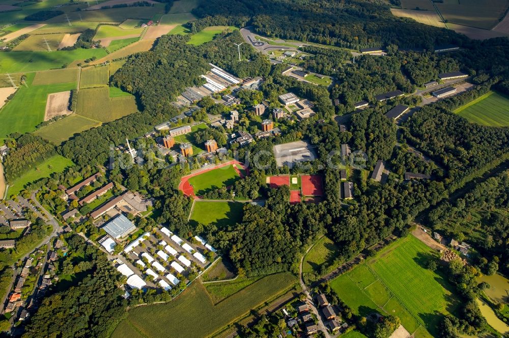 Selm von oben - Gebäudekomplex der Polizeischule LAFP NRW in Selm im Bundesland Nordrhein-Westfalen