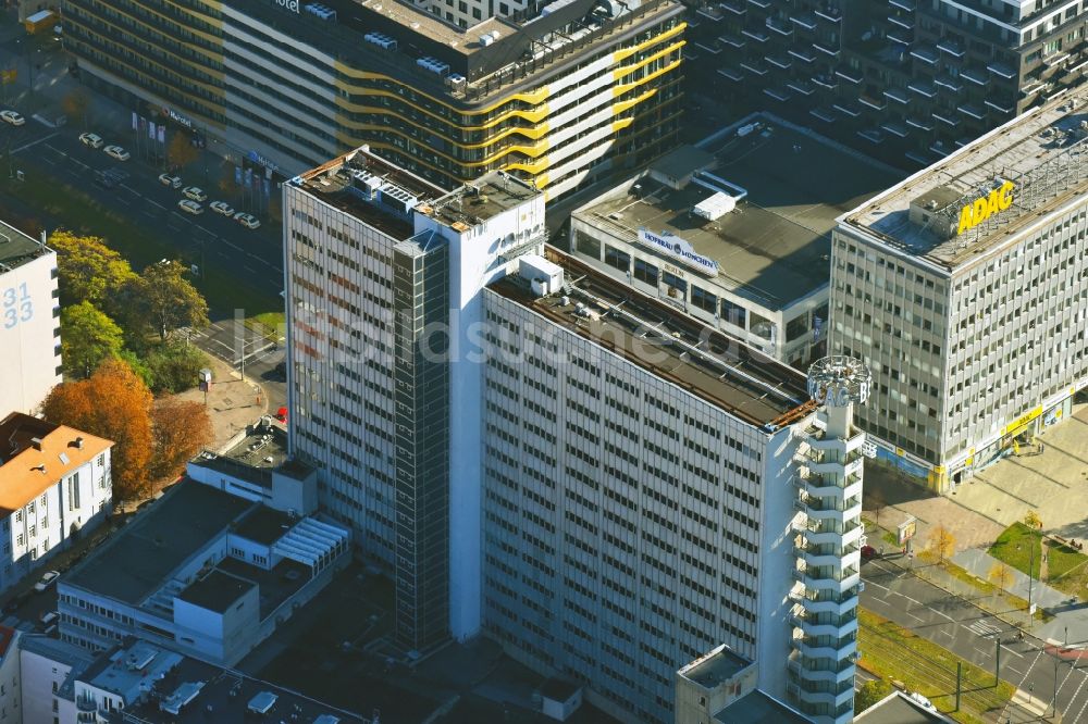 Luftbild Berlin - Gebäudekomplex Presse- und Medienhauses Berliner Verlag an der Karl-Liebknecht-Straße im Ortsteil Mitte in Berlin, Deutschland