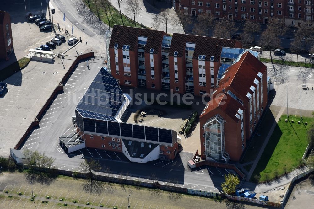 Kopenhagen aus der Vogelperspektive: Gebäudekomplex Presse- und Medienhauses Bonnier Publications A/S am Strandboulevarden in Kopenhagen in Dänemark