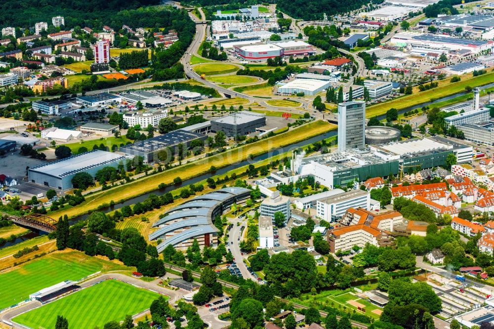 Offenburg von oben - Gebäudekomplex Presse- und Medienhauses am Hubert-Burda-Platz in Offenburg im Bundesland Baden-Württemberg, Deutschland