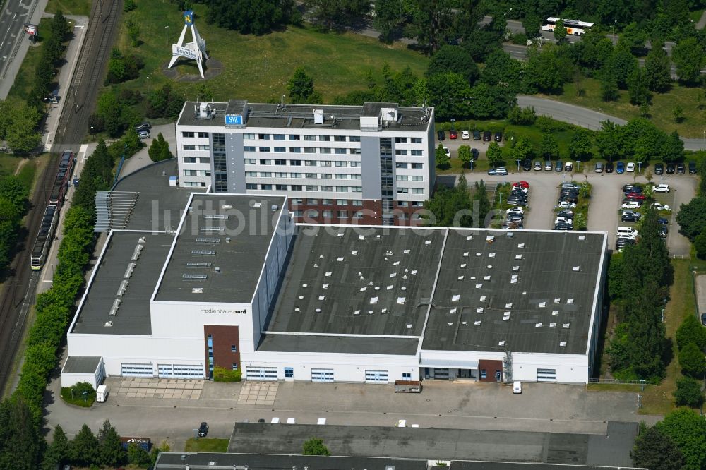 Luftbild Schwerin - Gebäudekomplex Presse- und Medienhauses Medienhaus Nord in Schwerin im Bundesland Mecklenburg-Vorpommern, Deutschland