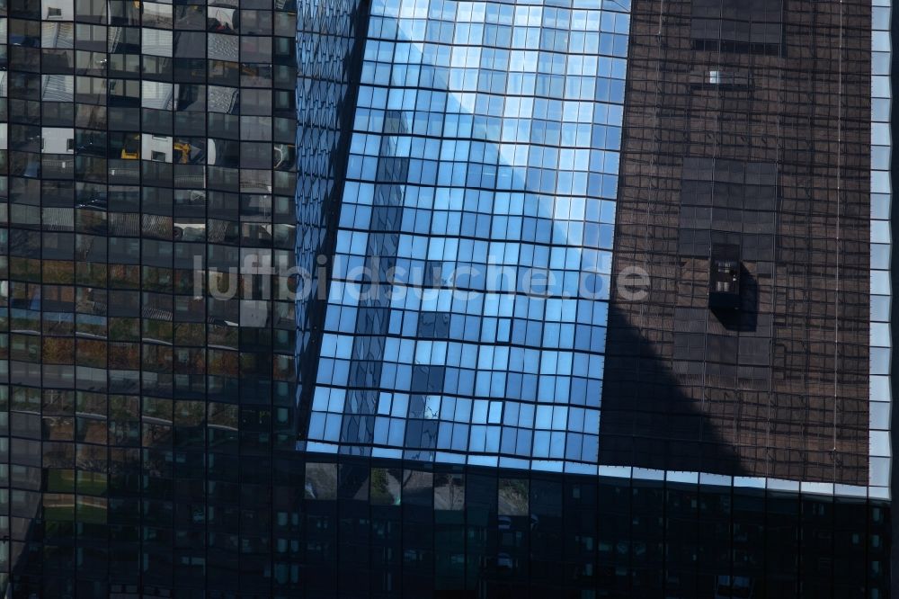 Luftbild München - Gebäudekomplex Presse- und Medienhauses mit Spiegel- Glas- Fassade im Stadtteil Bogenhausen in München im Bundesland Bayern, Deutschland