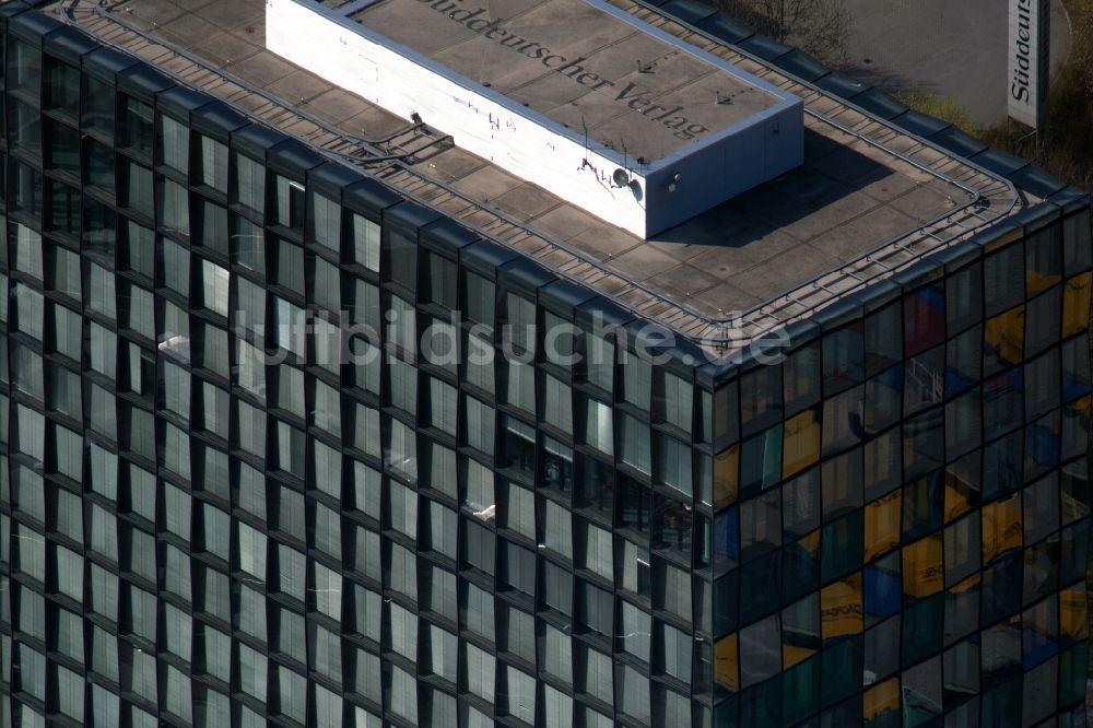 München von oben - Gebäudekomplex Presse- und Medienhauses im Stadtteil Bogenhausen in München im Bundesland Bayern, Deutschland