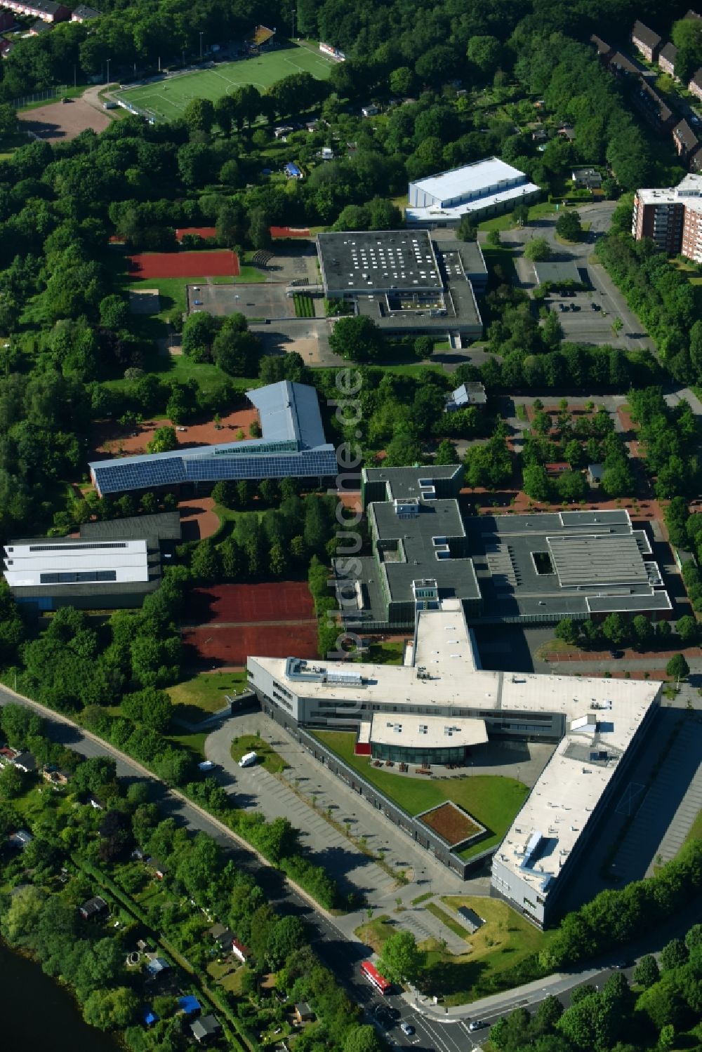 Luftbild Kiel - Gebäudekomplex des Regionalen Berufsbildungszentrumes Technik Kiel in Kiel im Bundesland Schleswig-Holstein, Deutschland