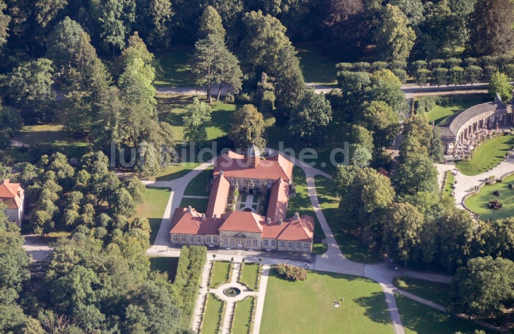 Bayreuth von oben - Gebäudekomplex der Schloss- und Parkanlage Eremitage in Bayreuth im Bundesland Bayern